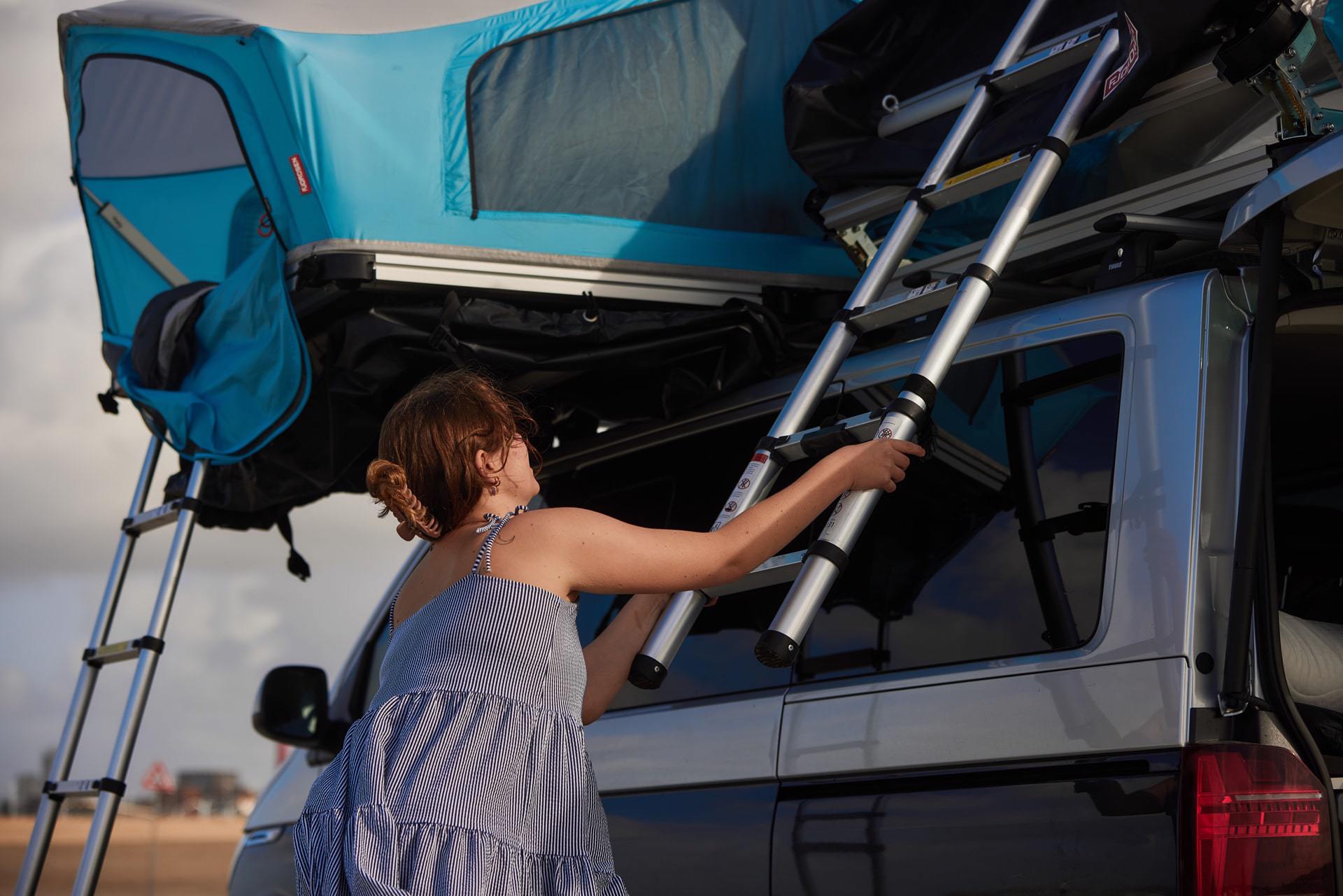 Light 140 rooftop tent